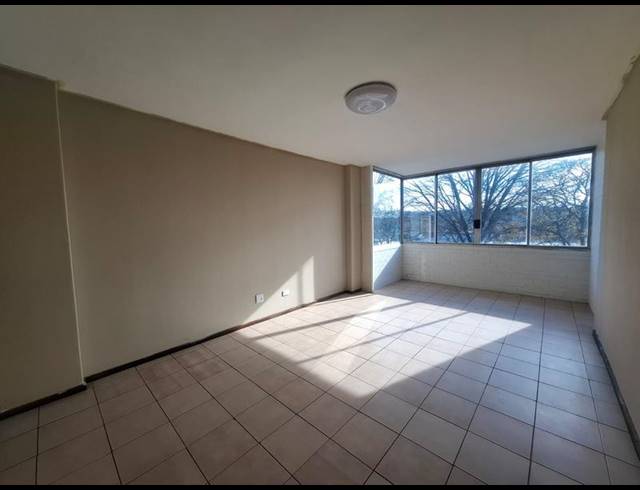 3 BEDROOM PROPERTY TO RENT IN FLORIDA LAKE